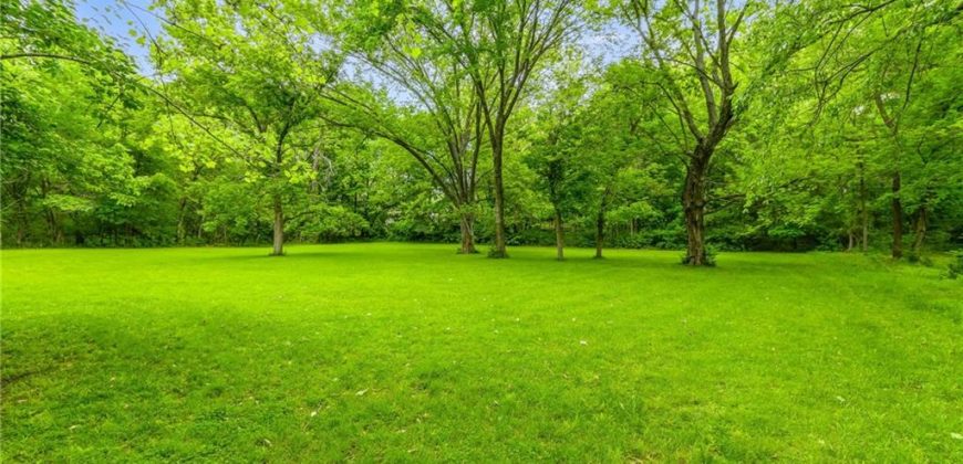 Homes for Sale in Gladstone, MO 64118 | 7815 N Broadway Avenue