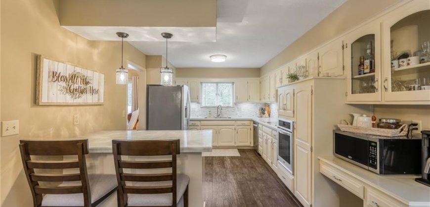 Homes for Sale in Gladstone, MO 64118 | 7815 N Broadway Avenue