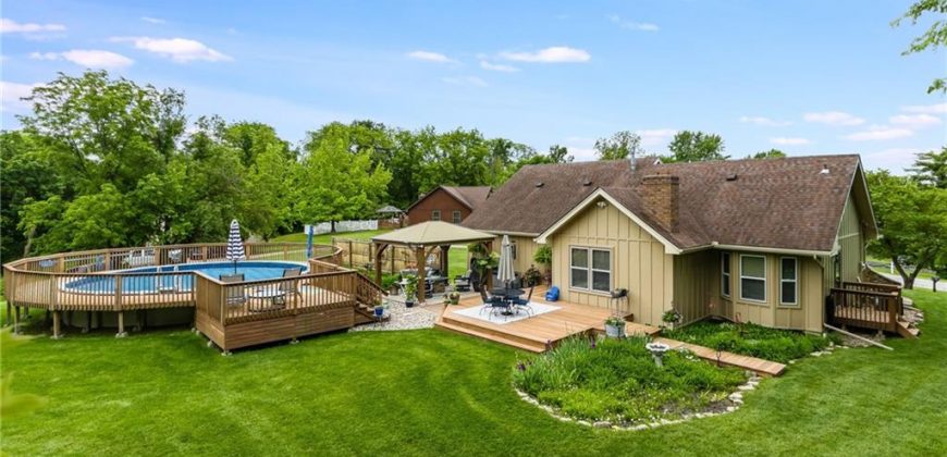 Homes for Sale in Gladstone, MO 64118 | 7815 N Broadway Avenue