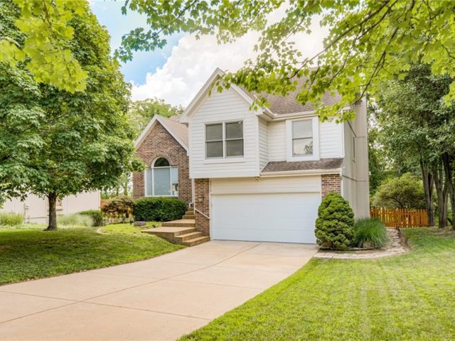 Homes for Sale in Kansas City, MO 64151 | 2015 NW 81st Place