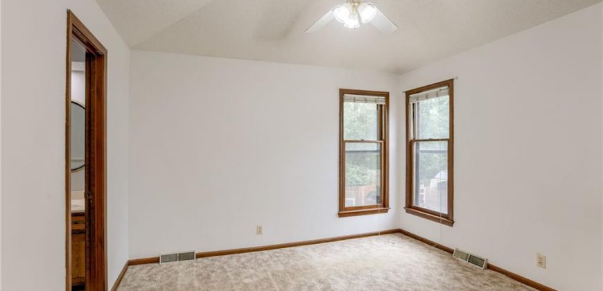 Homes for Sale in Kansas City, MO 64118 | 6004 N Broadway Street