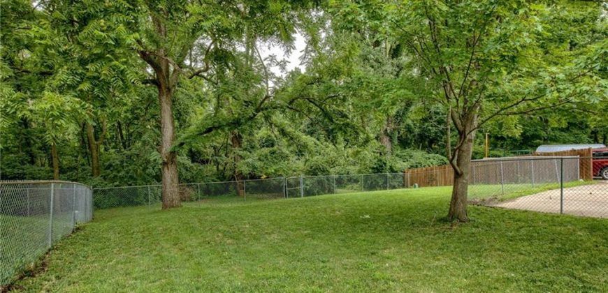 Homes for Sale in Kansas City, MO 64118 | 6004 N Broadway Street