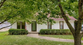 Homes for Sale in Kansas City, MO 64118 | 6004 N Broadway Street