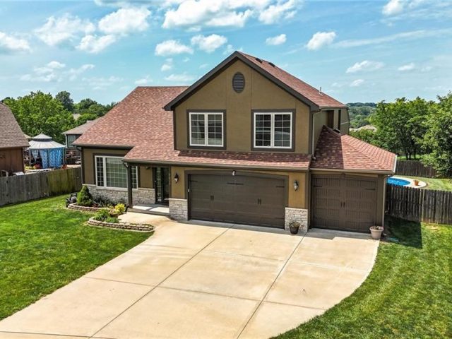 Homes for Sale in Kansas City, MO 64153 | 8624 NW Utica Avenue