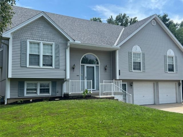 Homes for Sale in Liberty, MO 64068 | 1609  Windsor Lane