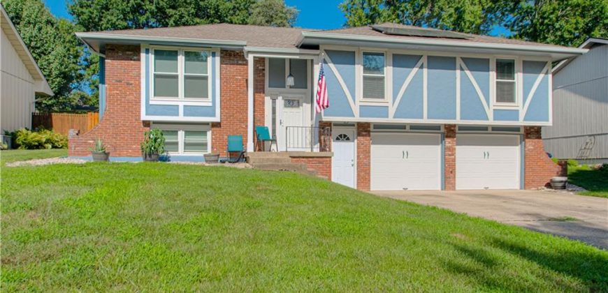 Homes for Sale in Gladstone, MO 64118 | 7624 N Olive Street