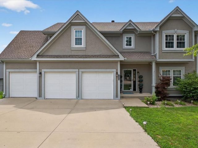 Homes for Sale in Kansas City, MO 64155 | 11312 N Madison Avenue