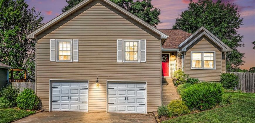 Homes for Sale in Kearney, MO 64060 | 902  Walnut Street