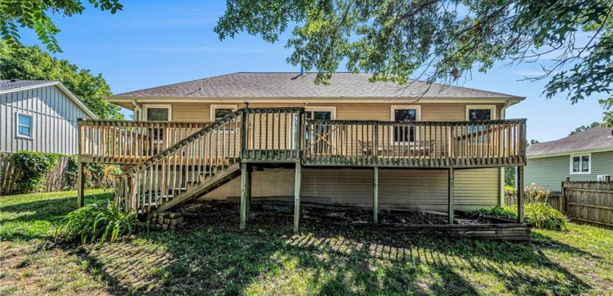 Homes for Sale in Kearney, MO 64060 | 902  Walnut Street