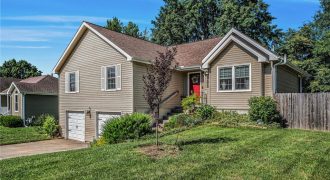 Homes for Sale in Kearney, MO 64060 | 902  Walnut Street