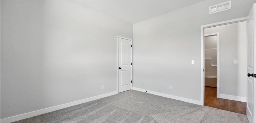 Homes for Sale in Kansas City, MO 64154 | 9616 N Amoret Avenue