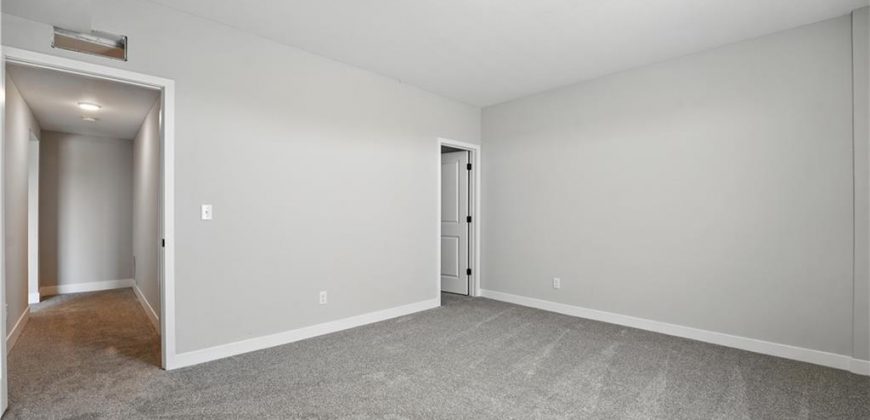 Homes for Sale in Kansas City, MO 64154 | 9616 N Amoret Avenue