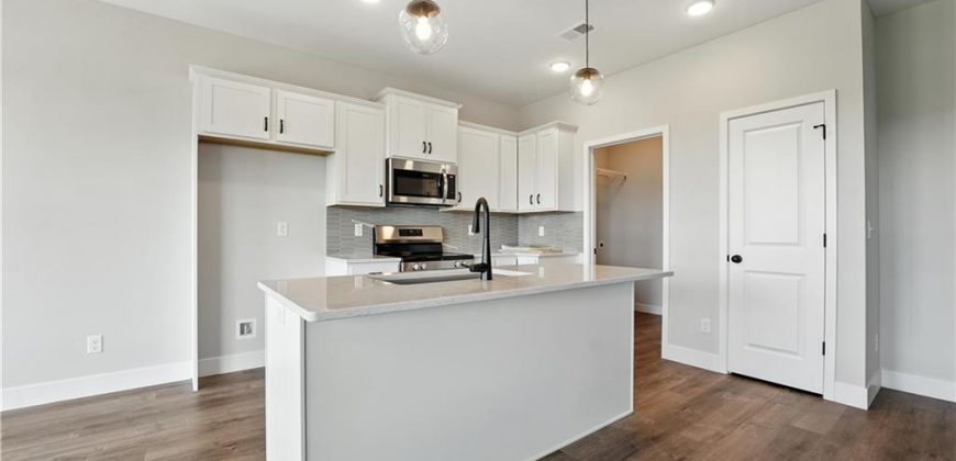 Homes for Sale in Kansas City, MO 64154 | 9616 N Amoret Avenue