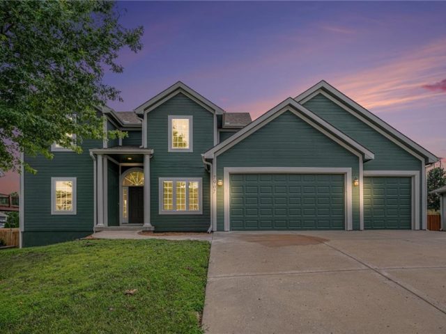 Homes for Sale in Kansas City, MO 64157 | 7907  111th Street