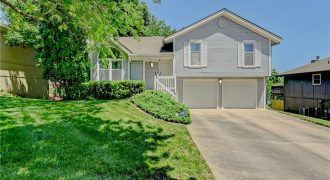 Homes for Sale in Kansas City, MO 64151 | 7824 N Strathbury Avenue