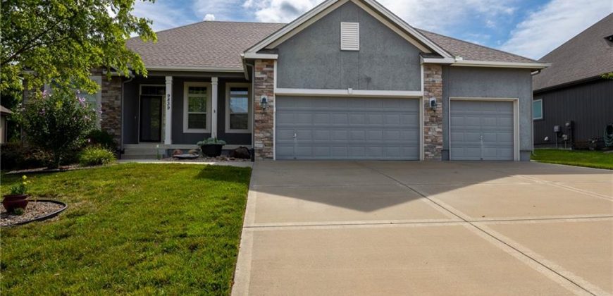 Homes for Sale in Kansas City, MO 64157 | 9839 N Farley Avenue