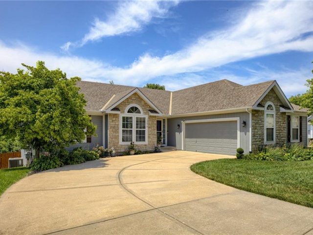 Homes for Sale in Platte City, MO 64079 | 13670  WAGON PASS Road