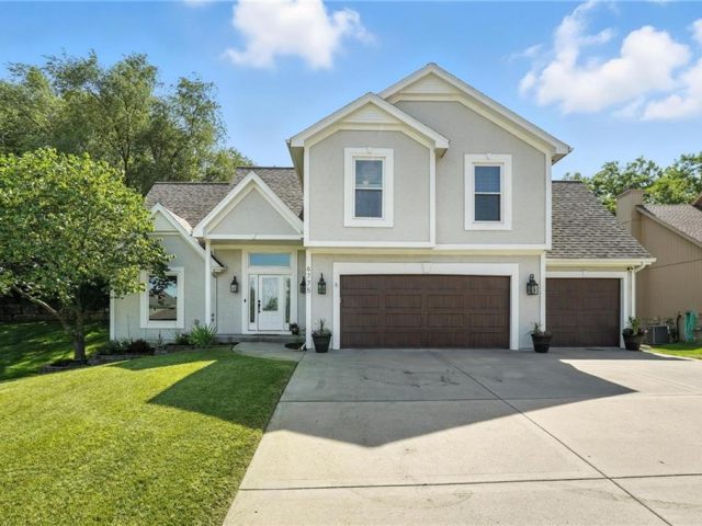 Homes for Sale in Parkville, MO 64152 | 6775 N Nevada Avenue