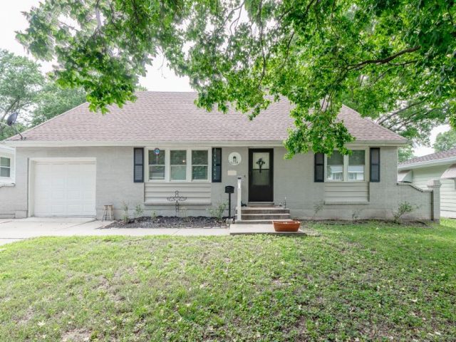 Homes for Sale in Kansas City, MO 64119 | 5654 N Tullis Avenue