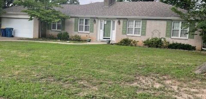 Homes for Sale in Liberty, MO 64068 | 1012  Ridgeway Drive