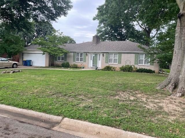 Homes for Sale in Liberty, MO 64068 | 1012  Ridgeway Drive