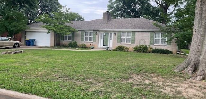 Homes for Sale in Liberty, MO 64068 | 1012  Ridgeway Drive