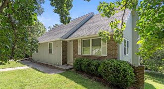Homes for Sale in Parkville, MO 64152 | 1316  Walnut Street