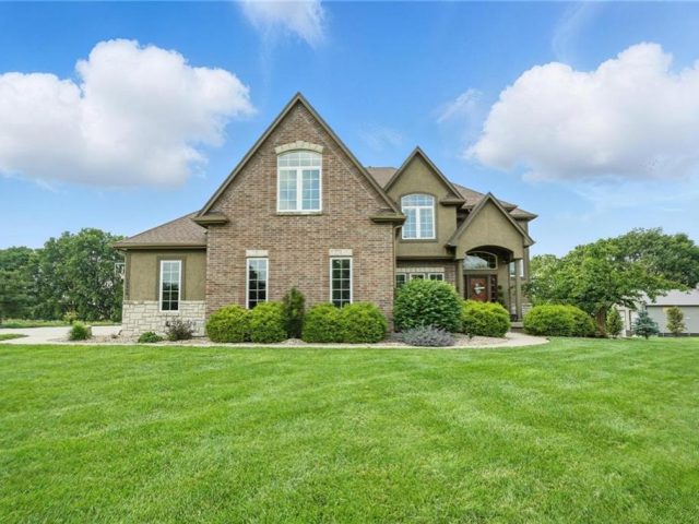 Homes for Sale in Kansas City, MO 64166 | 12400 NE Sherman Road