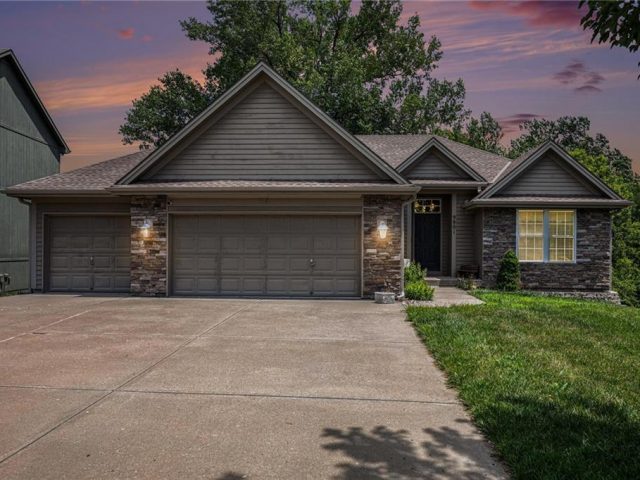 Homes for Sale in Kansas City, MO 64157 | 9801 N Donnelly Avenue