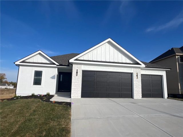 Homes for Sale in Liberty, MO 64068 |   2185 Heritage Circle