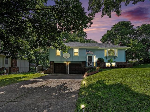 Homes for Sale in Kansas City, MO 64152 | 7608 N Serene Avenue