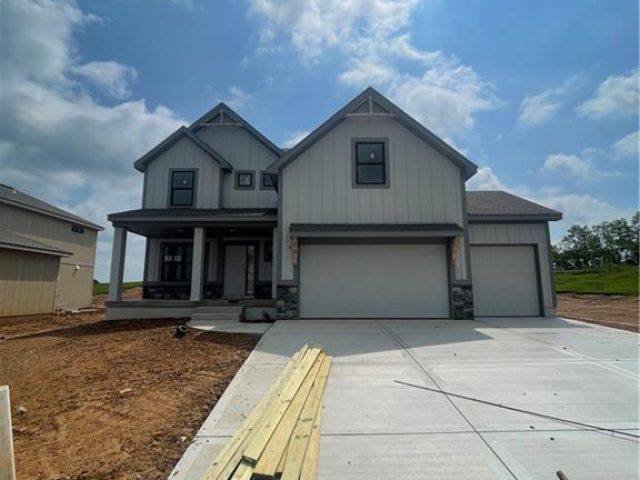 Homes for Sale in Liberty, MO 64068 | 1985  Longview Drive