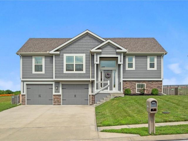 Homes for Sale in Kansas City, MO 64156 | 11425 N Bristol Avenue