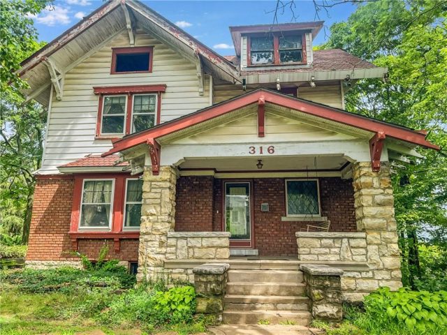 Homes for Sale in Liberty, MO 64068 | 316 E Doniphan Street