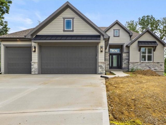 Homes for Sale in Kansas City, MO 64151 | 7007 N Kirkwood Avenue