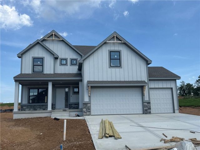 Homes for Sale in Liberty, MO 64068 | 1985  Longview Drive