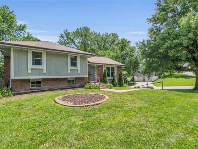 Homes for Sale in Kansas City, MO 64151 | 4901 NW Fisk Avenue