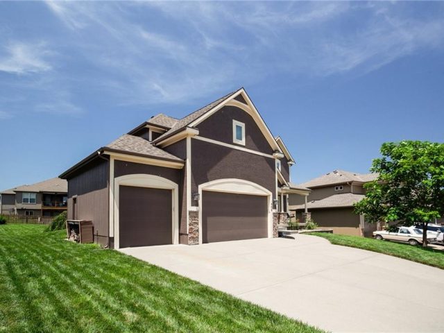 Homes for Sale in Kearney, MO 64060 | 406  Yolanda Circle