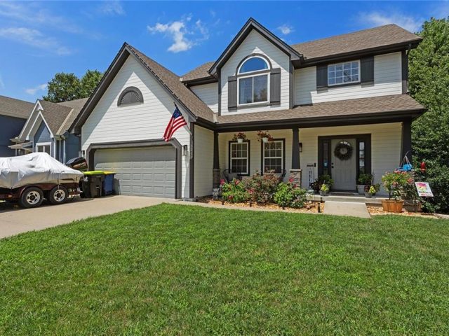 Homes for Sale in Smithville, MO 64089 | 1210  Aspen Drive