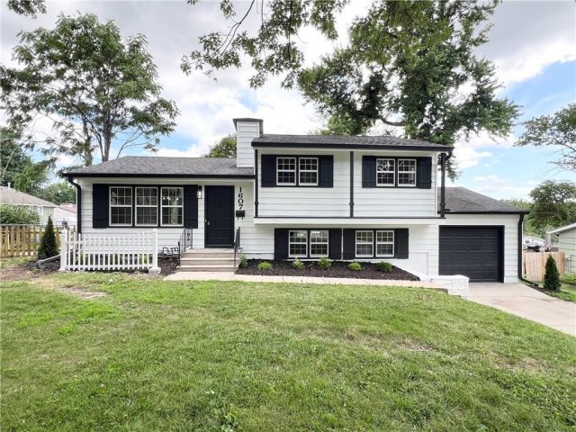 Homes for Sale in Kansas City, MO 64118 | 1607 NE 61st Street