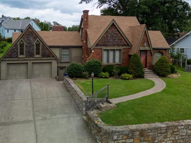 Homes for Sale in Excelsior Springs, MO 64024 | 808  Magnolia Street