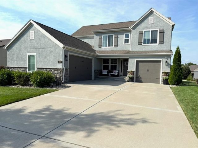 Homes for Sale in Kansas City, MO 64157 | 8630 N Farley Avenue