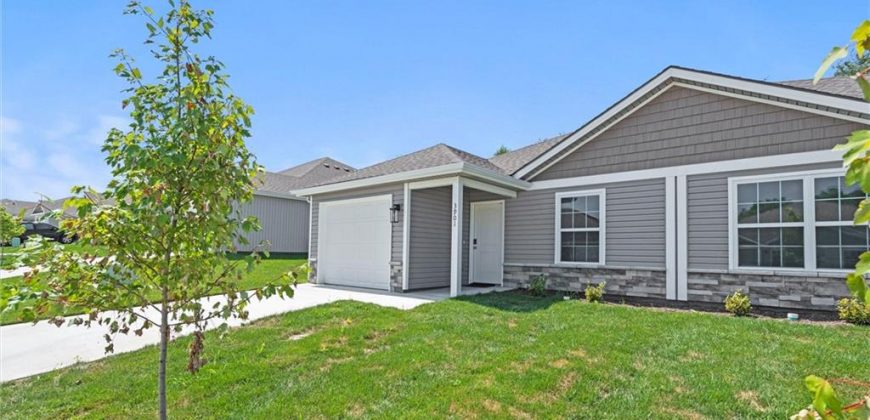 Homes for Sale in Kansas City, MO 64154 | 9308 N Lenox Street