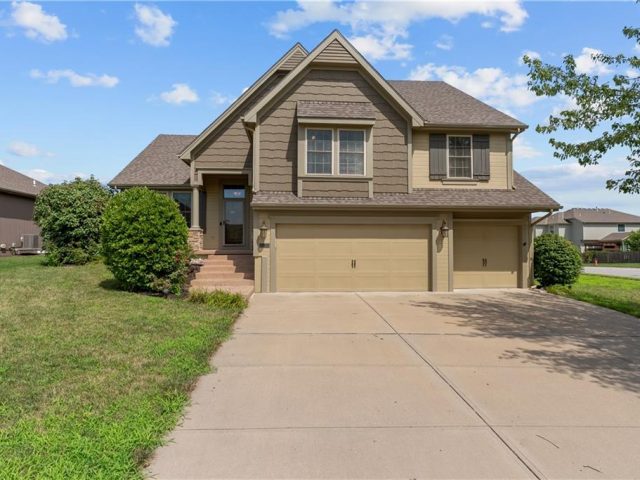 Homes for Sale in Kansas City, MO 64156 | 9103 N Bales Avenue