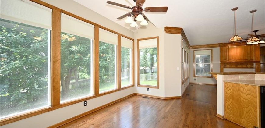 Homes for Sale in Parkville, MO 64152 | 7905  Deer Run