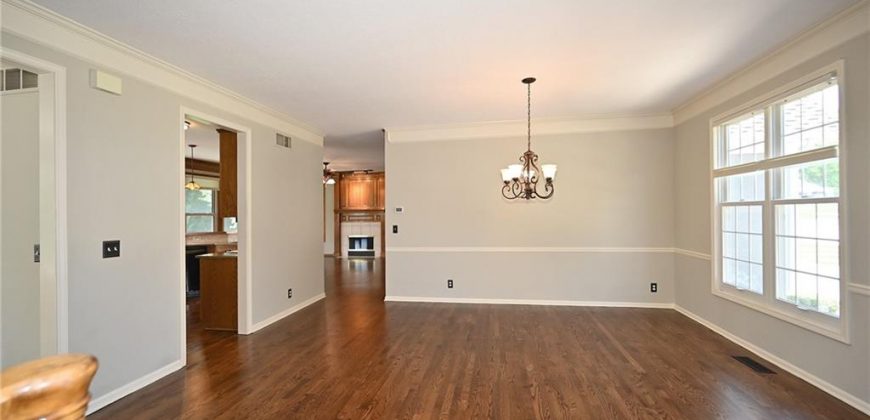 Homes for Sale in Parkville, MO 64152 | 7905  Deer Run