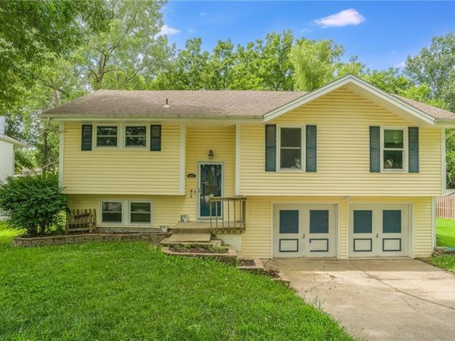 Homes for Sale in Kansas City, MO 64155 | 311 NE 101st Place