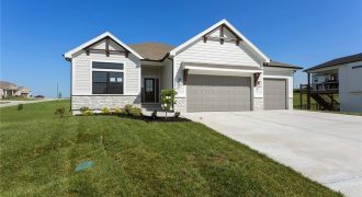 Homes for Sale in Kearney, MO 64060 | 13616  Clover Court