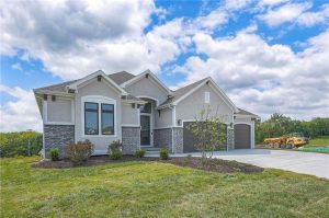 8212-NW-89th-Terrace-mls-2560238-image-1