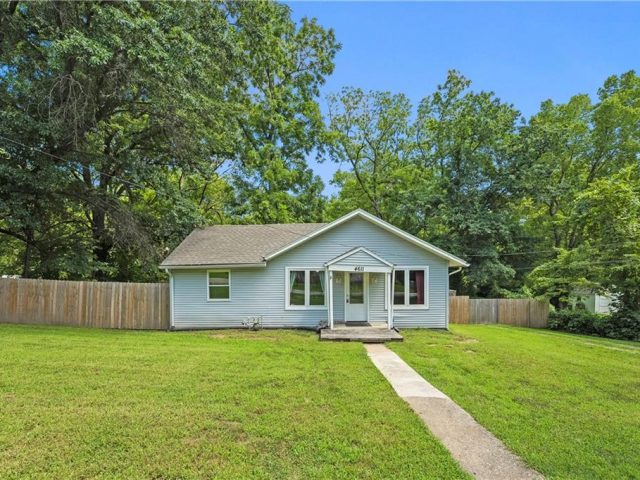 Homes for Sale in Kansas City, MO 64117 | 4611 N Oakley Avenue